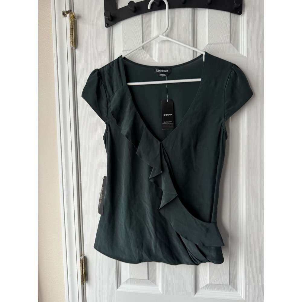 bebe Women's Ruffle Top Small Green V-Neck Casual Stylish